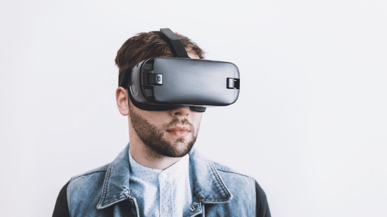 VR Headsets Are Becoming Popular: Top 3 Choices